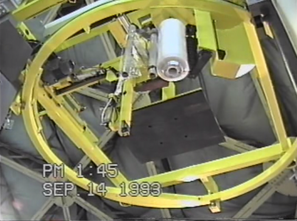 ティモン社(フランス)製のリング回転式ストレッチ包装機「DRA-PAL6800」をJAPAN PACK 1993で発表し、発売開始-2